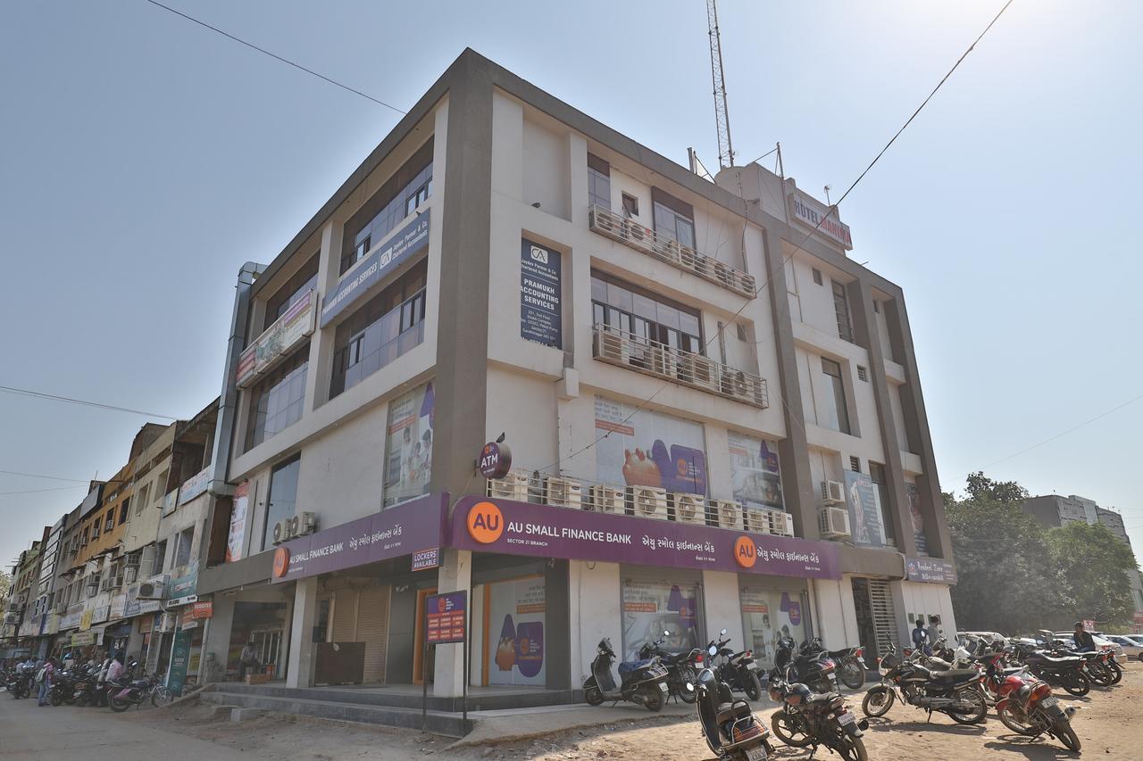 Oyo 11649 Hotel Mahima Gandhinagar Exterior foto