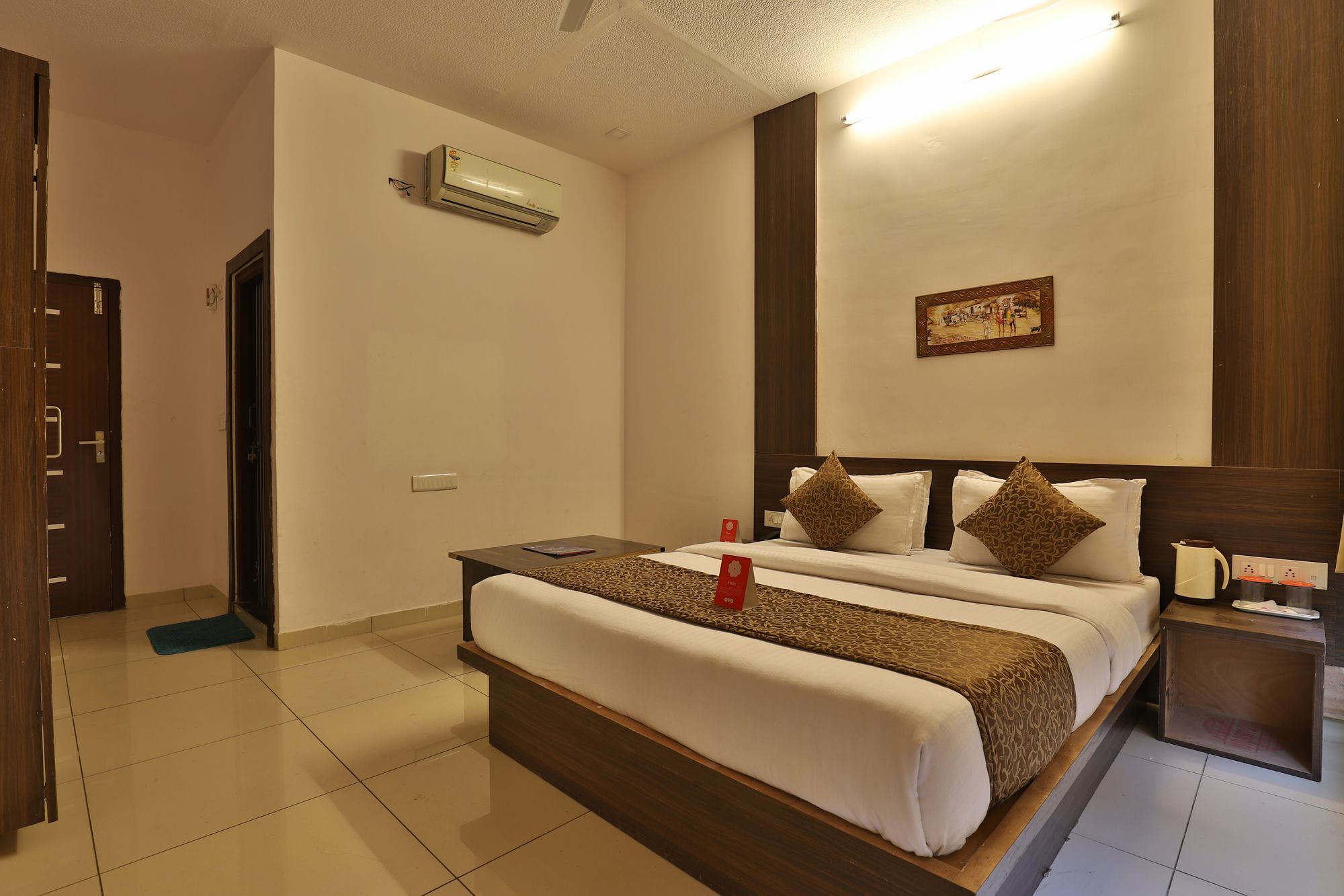 Oyo 11649 Hotel Mahima Gandhinagar Exterior foto