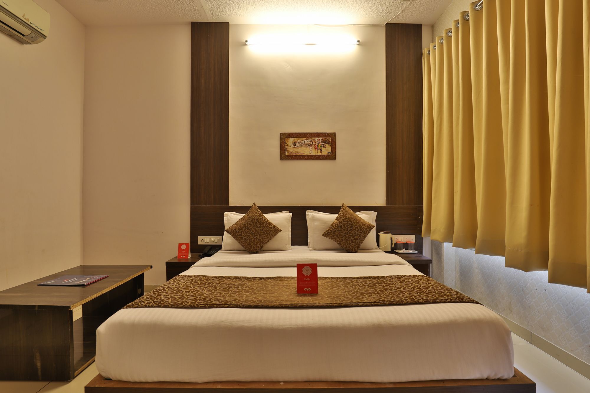 Oyo 11649 Hotel Mahima Gandhinagar Exterior foto