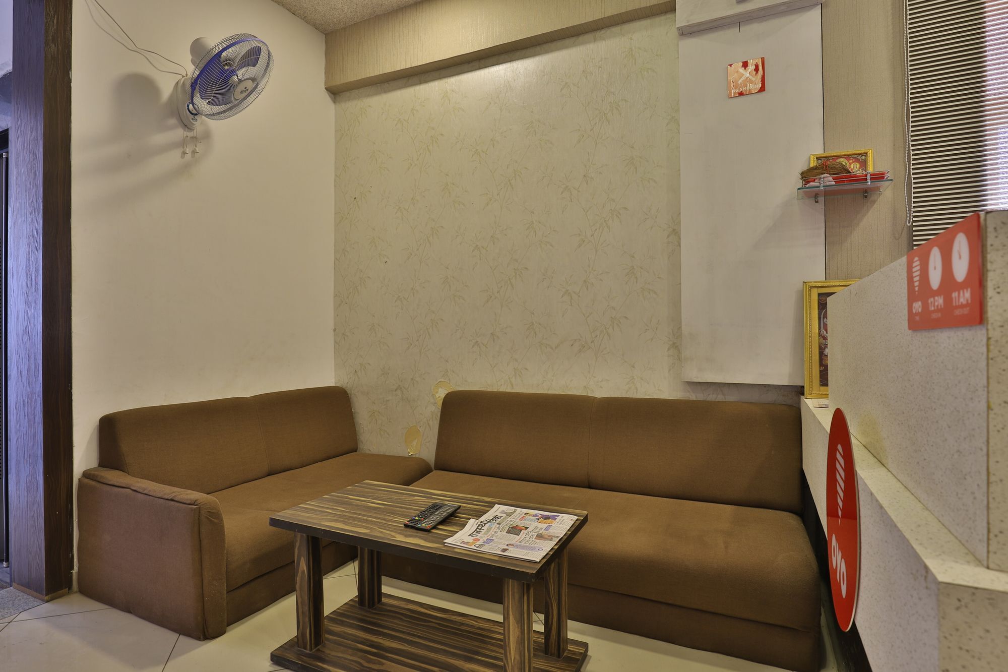 Oyo 11649 Hotel Mahima Gandhinagar Exterior foto